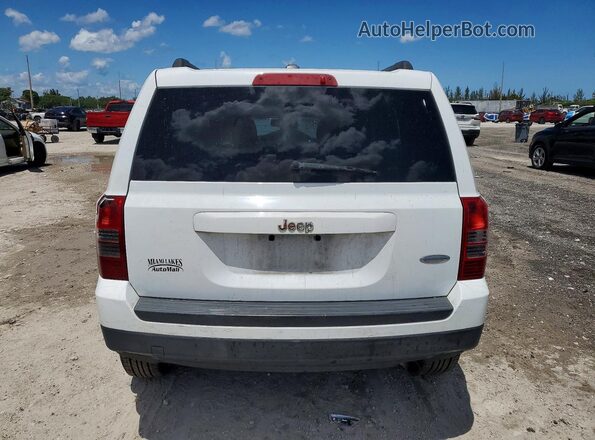 1C4NJPFA4GD647726 2016 JEEP PATRIOT White Vista trasera
