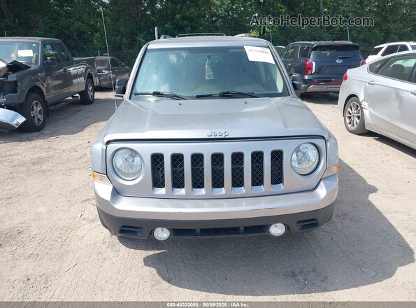 1C4NJPFA4GD683576 2016 JEEP PATRIOT Silver Widok z przodu