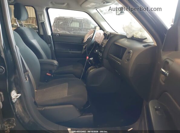 1C4NJPFB4HD184612 2017 JEEP PATRIOT Black Front interior view