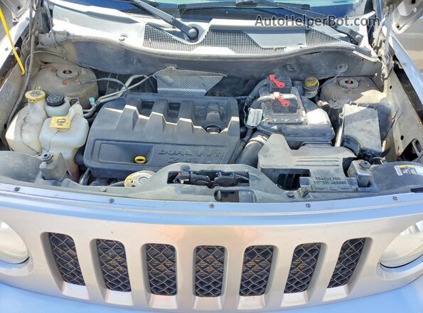 1C4NJRABXGD721758 2016 JEEP PATRIOT Silver Вид задньої частини салону