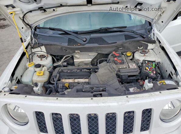 1C4NJRBB1GD542345 2016 JEEP PATRIOT White Vista interior trasera