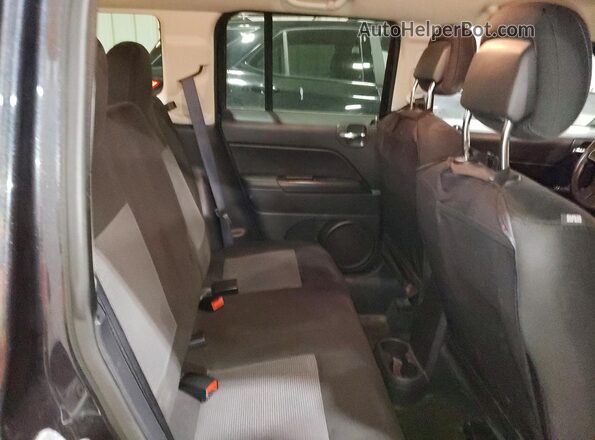 1C4NJRBB3GD522355 2016 JEEP PATRIOT Black Вид задньої частини салону