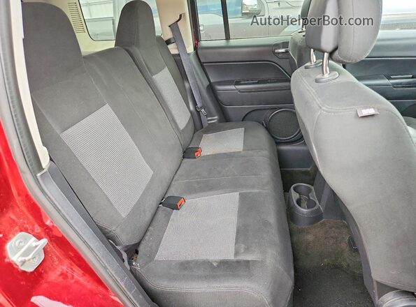1C4NJRBB4GD545451 2016 JEEP PATRIOT Red Rear seats view