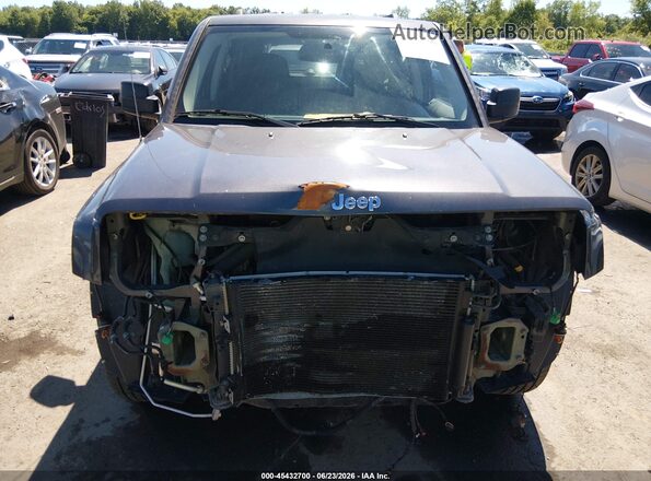 1C4NJRBB6GD650850 2016 JEEP PATRIOT Gray Rear interior view