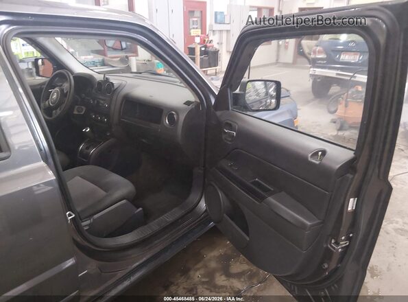 1C4NJRBB6HD111260 2017 JEEP PATRIOT Gray Front interior view