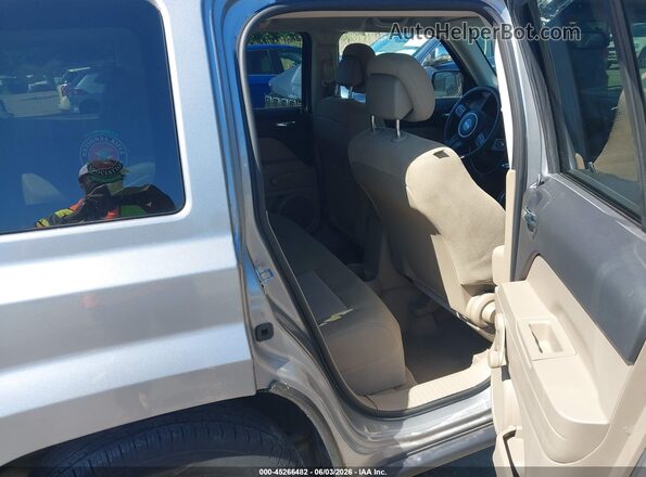 1C4NJRBB8HD179334 2017 JEEP PATRIOT Silver 