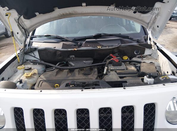 1C4NJRBBXHD208249 2017 JEEP PATRIOT White უკანა ხედი