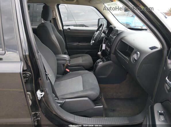 1C4NJRFB2GD783194 2016 JEEP PATRIOT Black Front interior view