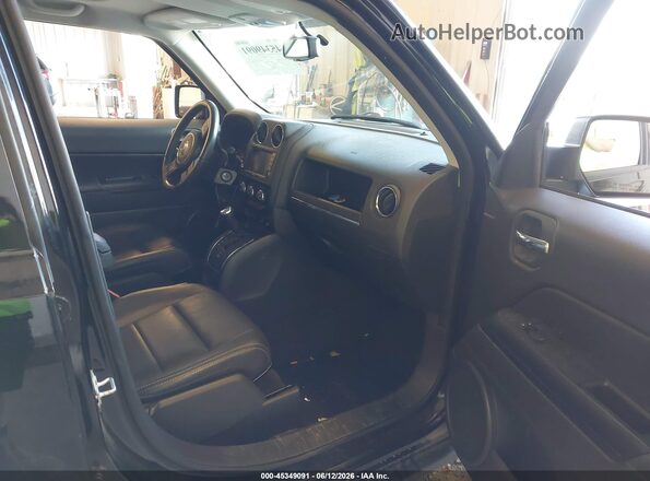 1C4NJRFB2HD205775 2017 JEEP PATRIOT Черный Вид салона спереди