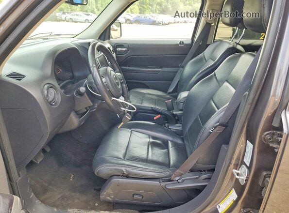 1C4NJRFB4GD586270 2016 JEEP PATRIOT Gray Вид салону спереду