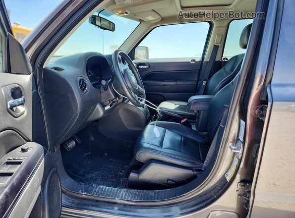 1C4NJRFB5GD671750 2016 JEEP PATRIOT Gray Вид салону спереду