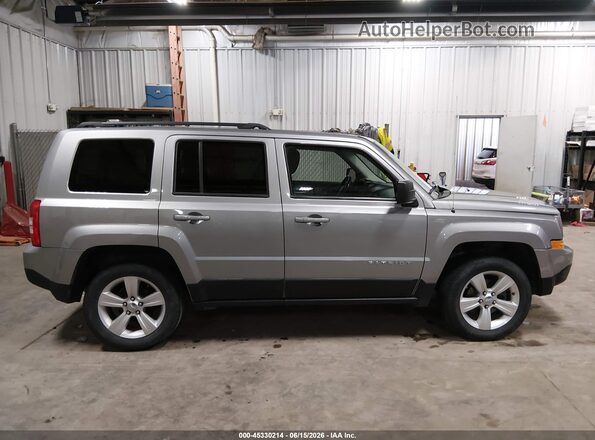 1C4NJRFB6GD758413 2016 JEEP PATRIOT Серый Вид задней части салона