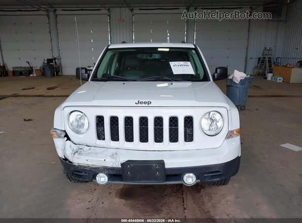 1C4NJRFB6HD210641 2017 JEEP PATRIOT Белый Вид задней части салона
