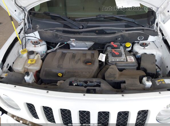 1C4NJRFB6HD210641 2017 JEEP PATRIOT Белый Вид сзади