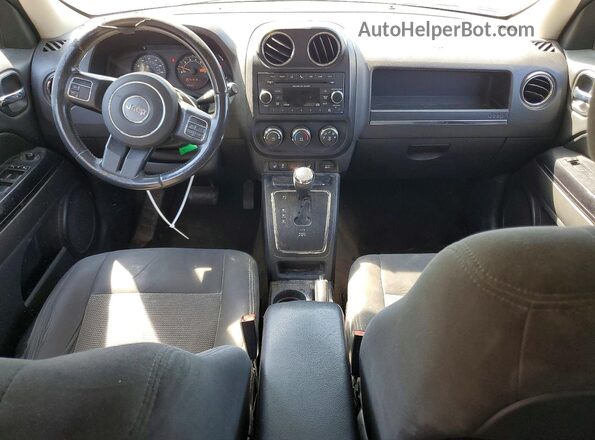 1C4NJRFB9GD614046 2016 JEEP PATRIOT Silver Dashboard view