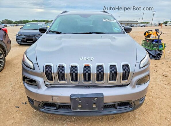 1C4PJLAB0HW572451 2017 JEEP CHEROKEE Silver Widok z przodu