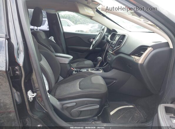 1C4PJLAB1GW160778 2016 JEEP CHEROKEE Черный Вид салона спереди