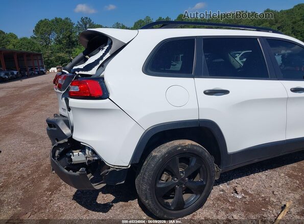 1C4PJLAB2HW549107 2017 JEEP CHEROKEE White Widok z przodu