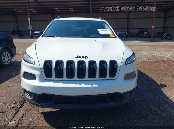 1C4PJLAB2HW549107 2017 JEEP CHEROKEE White Widok zestawu wskaźników