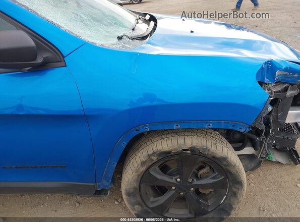 1C4PJLAB2HW644623 2017 JEEP CHEROKEE Blue Front view