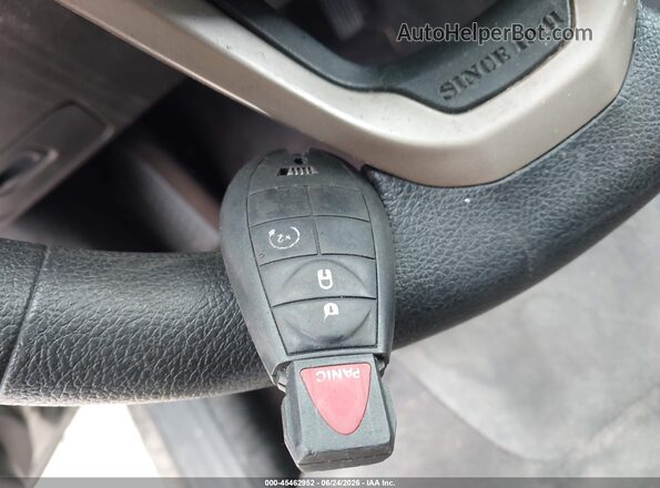 1C4PJLAB5HW549036 2017 JEEP CHEROKEE Brown Widok deski rozdzielczej