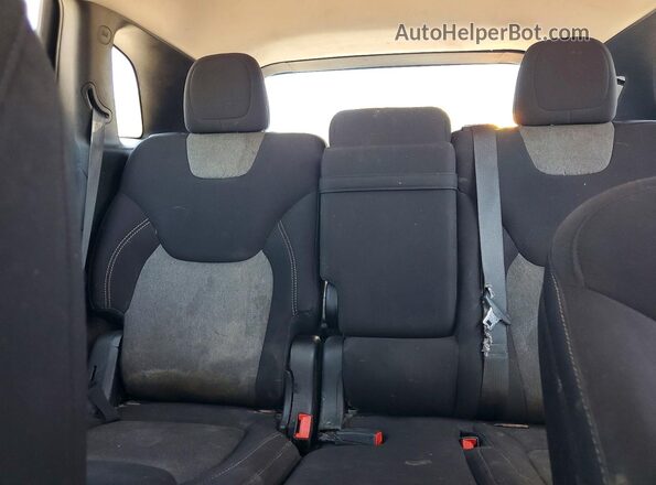1C4PJLAB9HW507789 2017 JEEP CHEROKEE White Vista de los asientos traseros