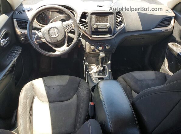 1C4PJLAB9HW507789 2017 JEEP CHEROKEE White Vista del salpicadero