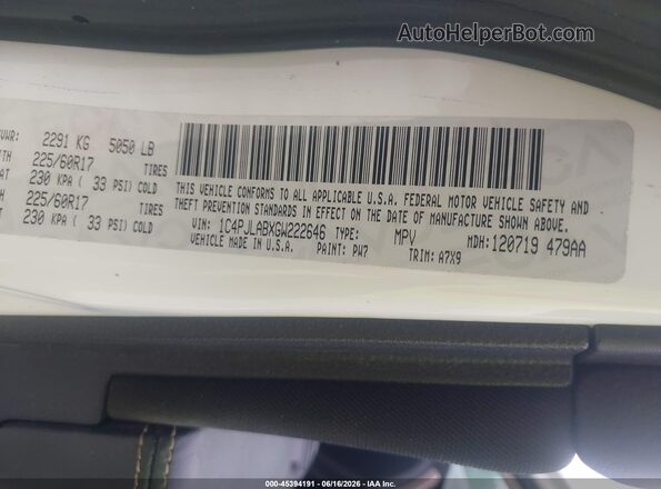 1C4PJLABXGW222646 2016 JEEP CHEROKEE White Engine compartment view