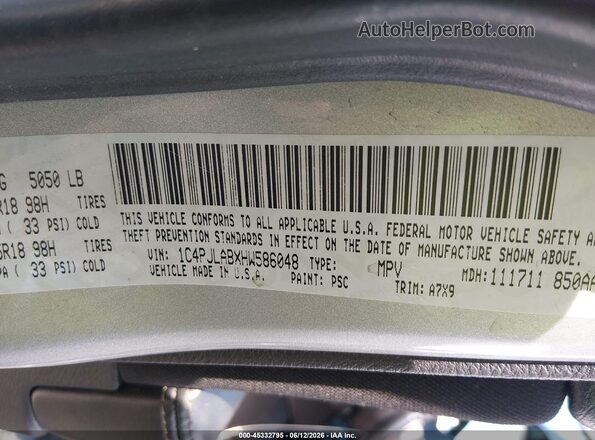 1C4PJLABXHW586048 2017 JEEP CHEROKEE Silver Engine compartment view