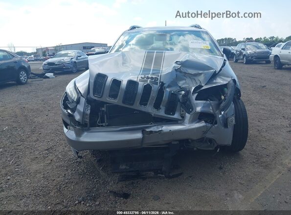 1C4PJLABXHW586048 2017 JEEP CHEROKEE Silver Front view