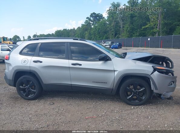1C4PJLABXHW586048 2017 JEEP CHEROKEE Silver 360 interior view