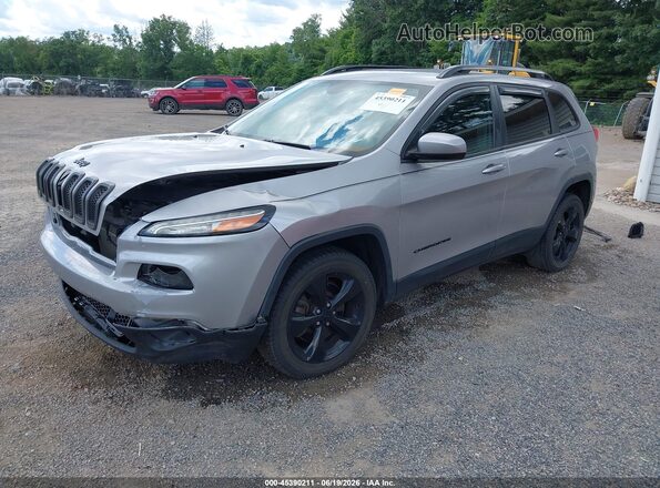 1C4PJLCB1JD595624 2018 JEEP CHEROKEE Silver წინა მარცხენა ხედი სამი მეოთხედიდან