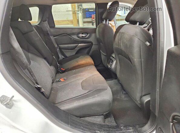 1C4PJLCB1KD377068 2019 JEEP CHEROKEE White Rear interior view