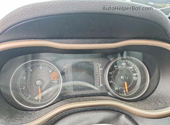 1C4PJLCB2GW346844 2016 JEEP CHEROKEE Silver Սարքավորումների վահանակի տեսք