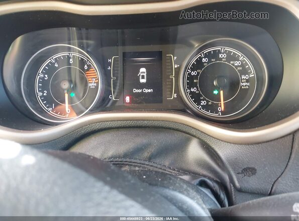 1C4PJLCB2HW642190 2017 JEEP CHEROKEE Black Հետևի նստատեղերի տեսք