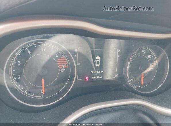 1C4PJLCB2JD615797 2018 JEEP CHEROKEE White Vista de los asientos traseros