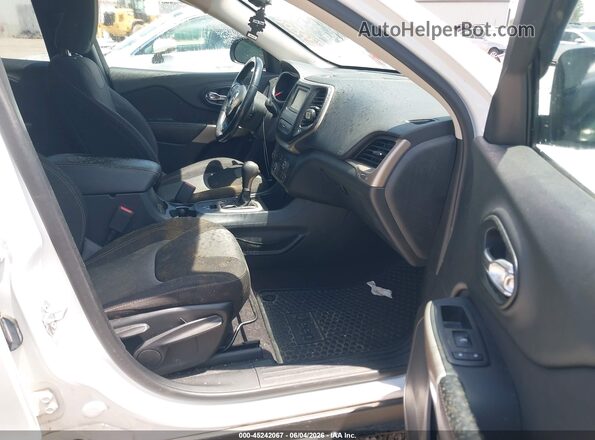 1C4PJLCB2JD615797 2018 JEEP CHEROKEE White Vista interior delantera