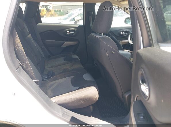 1C4PJLCB2JD615797 2018 JEEP CHEROKEE White Vista de la etiqueta del VIN
