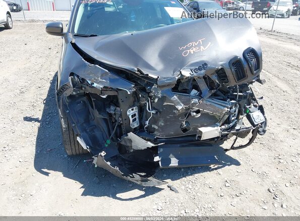 1C4PJLCB2JD620675 2018 JEEP CHEROKEE Gray Դիմացի տեսք