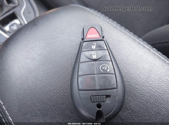 1C4PJLCB2KD222934 2019 JEEP CHEROKEE Бордовый Вид панели приборов