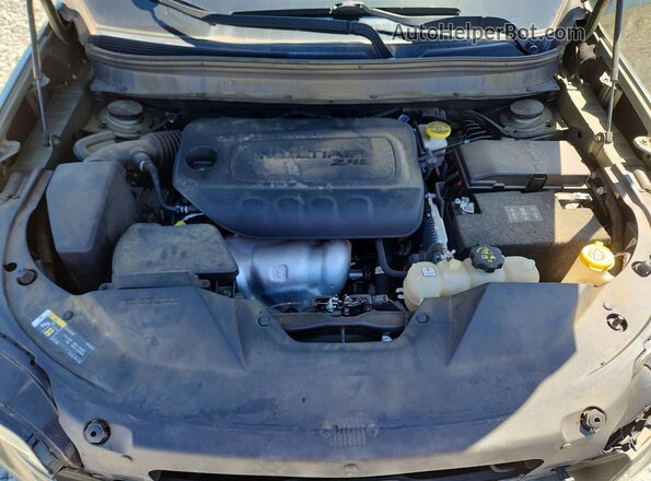 1C4PJLCB2KD474408 2019 JEEP CHEROKEE Green ძრავის განყოფილების ხედი