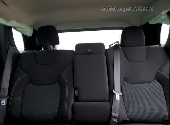 1C4PJLCB2LD577166 2020 JEEP CHEROKEE Silver უკანა სავარძლების ხედი
