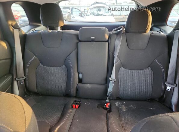 1C4PJLCB2MD156212 2021 JEEP CHEROKEE Black Rear seats view