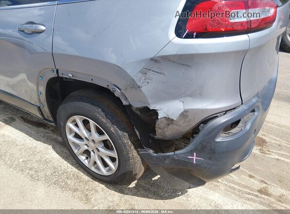 1C4PJLCB3JD566318 2018 JEEP CHEROKEE Silver 