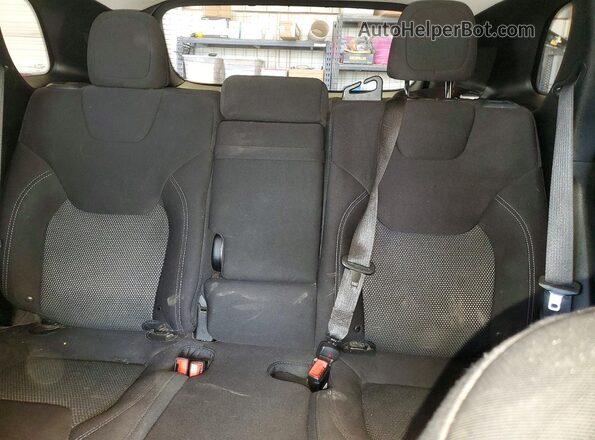 1C4PJLCB3KD312092 2019 JEEP CHEROKEE Burgundy Հետևի նստատեղերի տեսք