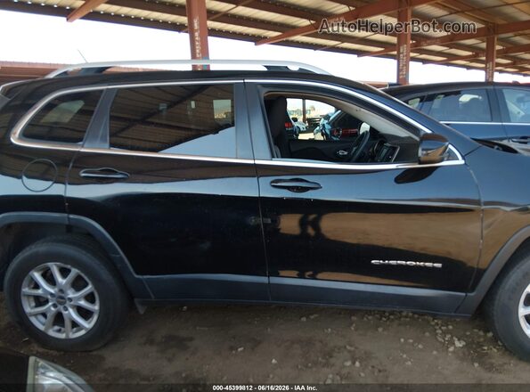 1C4PJLCB4JD536941 2018 JEEP CHEROKEE Black Rear interior view