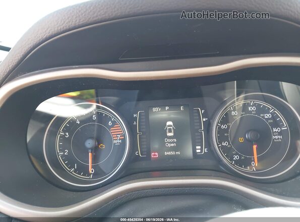 1C4PJLCB4JD540066 2018 JEEP CHEROKEE Gray Հետևի նստատեղերի տեսք