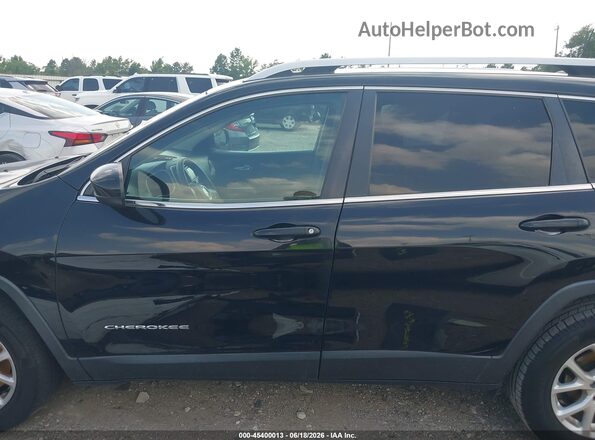 1C4PJLCB4JD566280 2018 JEEP CHEROKEE Black Вид задньої частини салону
