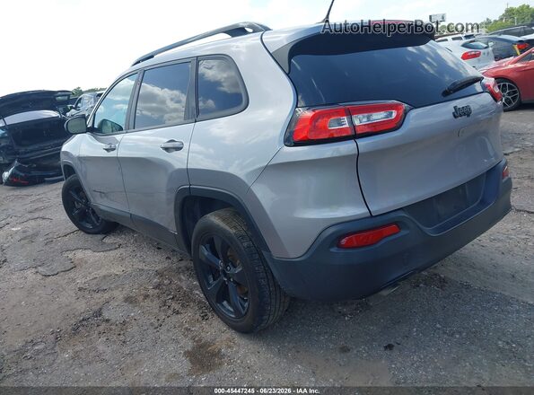 1C4PJLCB4JD620449 2018 JEEP CHEROKEE Silver Trasero izquierdo