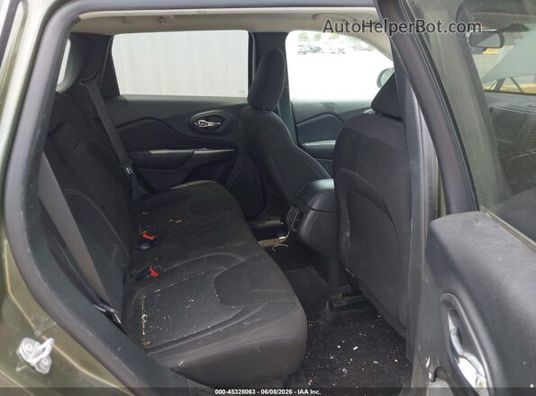 1C4PJLCB4KD249424 2019 JEEP CHEROKEE Green 